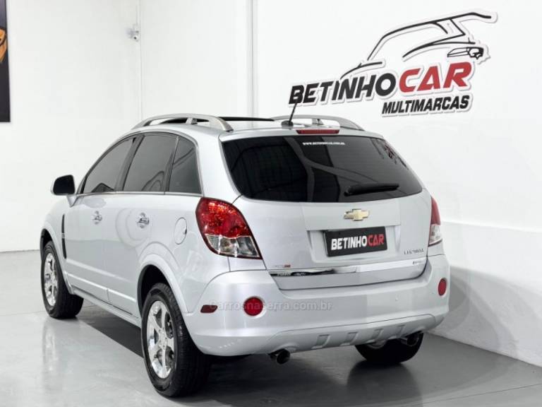 CHEVROLET - CAPTIVA - 2011/2012 - Prata - R$ 53.900,00