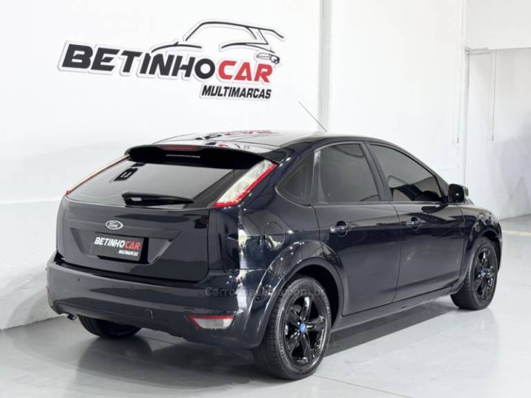 FORD - FOCUS - 2012/2013 - Preta - R$ 47.900,00