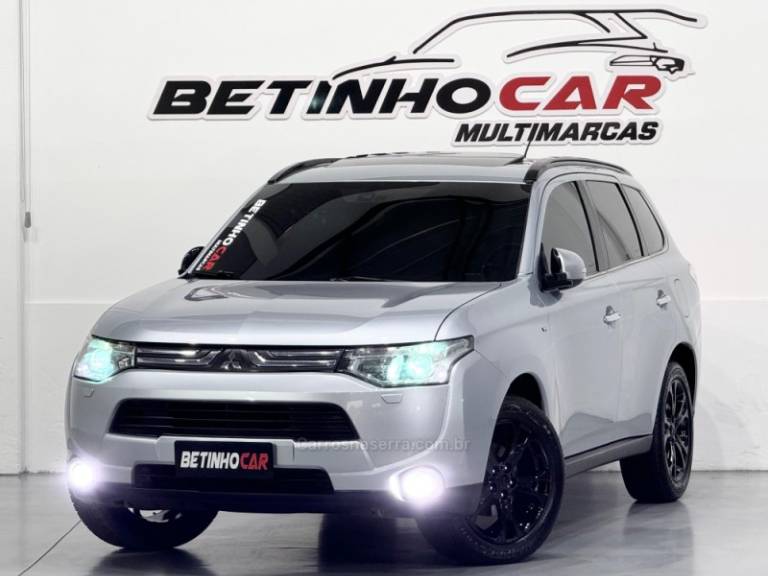 MITSUBISHI - OUTLANDER - 2013/2014 - Prata - R$ 89.900,00