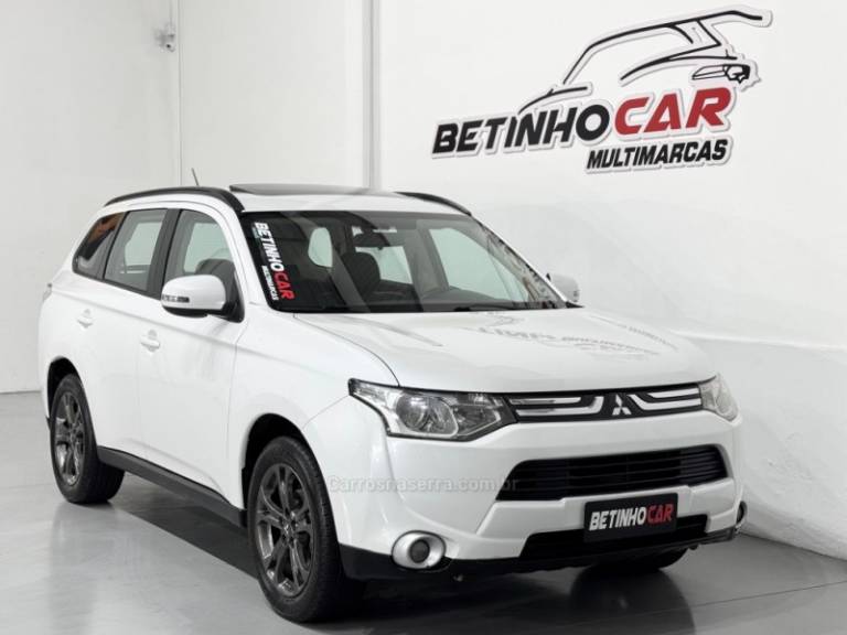 MITSUBISHI - OUTLANDER - 2014/2015 - Branca - R$ 82.900,00