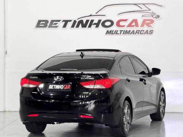 HYUNDAI - ELANTRA - 2012/2013 - Preta - R$ 71.900,00