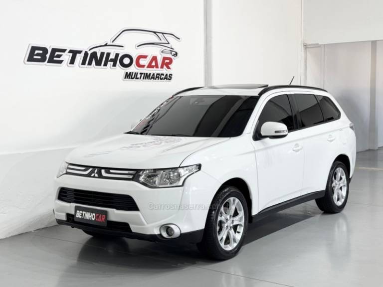 MITSUBISHI - OUTLANDER - 2014/2015 - Branca - R$ 82.900,00