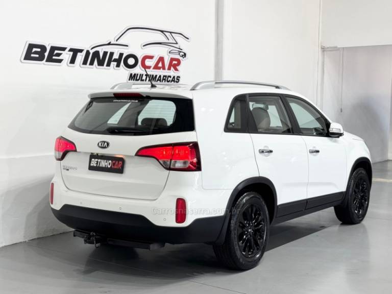 KIA MOTORS - SORENTO - 2014/2015 - Branca - R$ 79.900,00