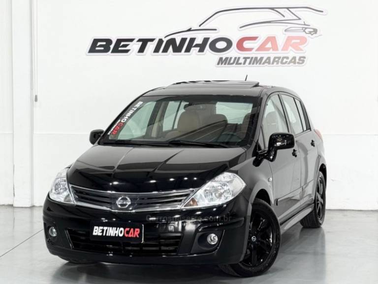 NISSAN - TIIDA - 2011/2012 - Preta - R$ 47.900,00