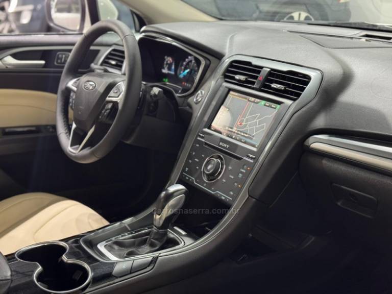 FORD - FUSION - 2015/2015 - Branca - R$ 89.900,00