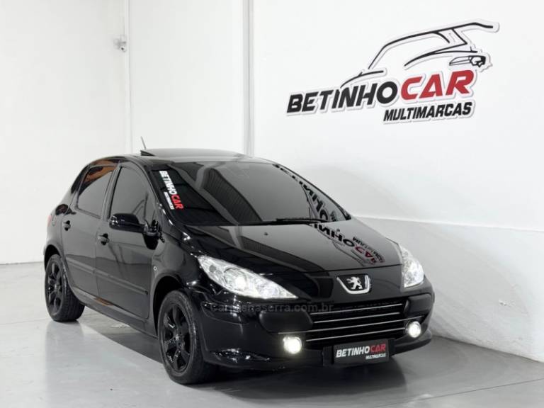 PEUGEOT - 307 - 2010/2011 - Preta - R$ 33.900,00