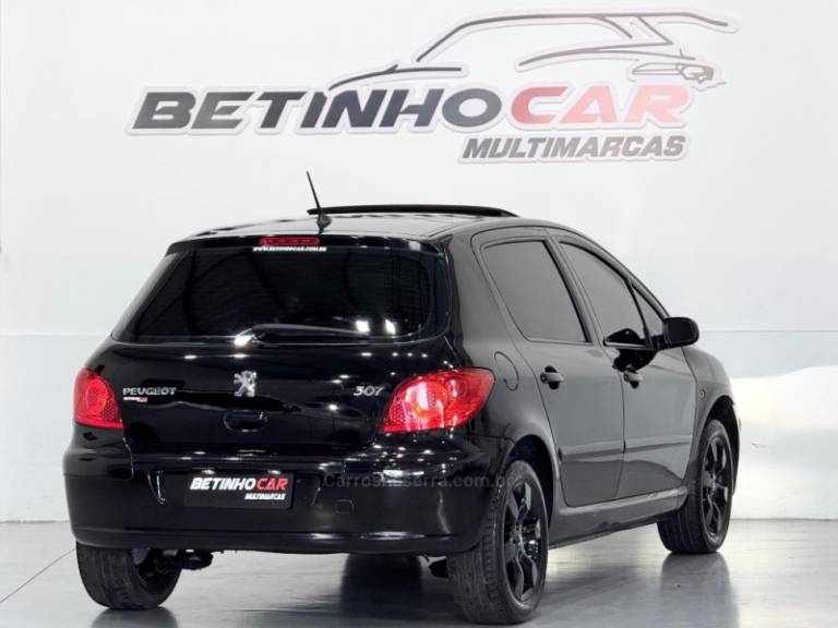 PEUGEOT - 307 - 2010/2011 - Preta - R$ 33.900,00