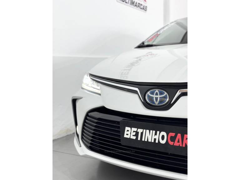 TOYOTA - COROLLA - 2021/2022 - Branca - R$ 152.900,00