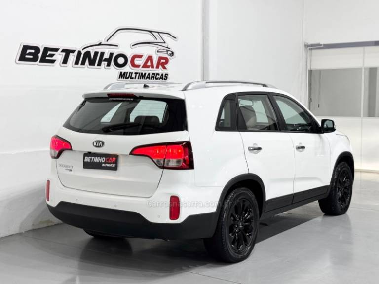 KIA MOTORS - SORENTO - 2014/2015 - Branca - R$ 79.900,00