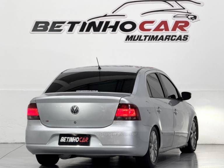 VOLKSWAGEN - VOYAGE - 2011/2012 - Prata - R$ 37.900,00