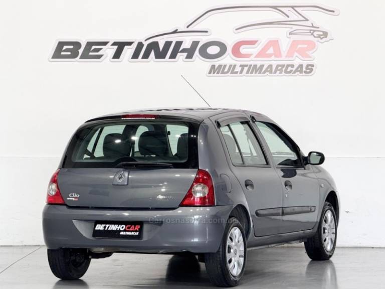 RENAULT - CLIO - 2010/2011 - Cinza - R$ 29.900,00