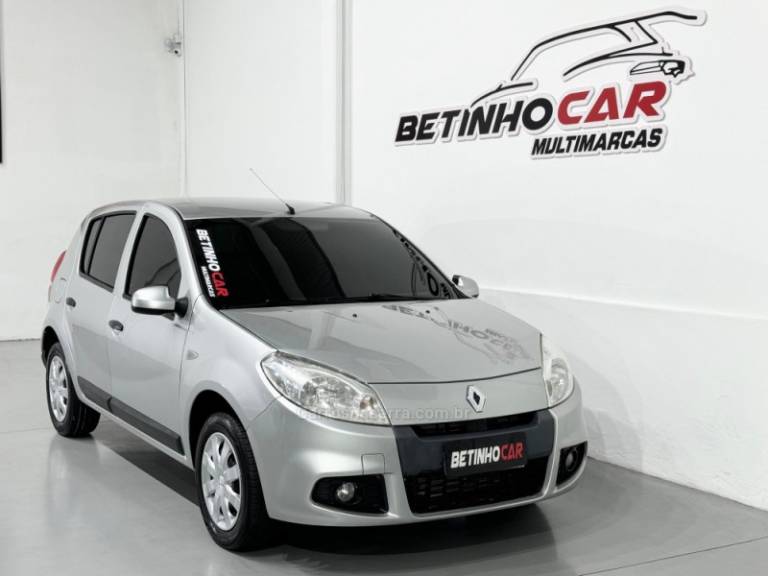 RENAULT - SANDERO - 2012/2013 - Prata - R$ 39.900,00