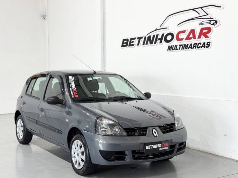 RENAULT - CLIO - 2010/2011 - Cinza - R$ 29.900,00