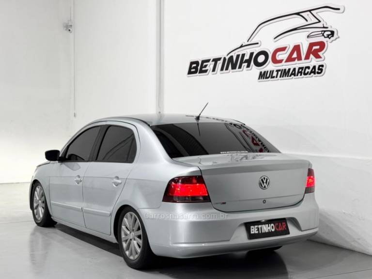 VOLKSWAGEN - VOYAGE - 2011/2012 - Prata - R$ 37.900,00