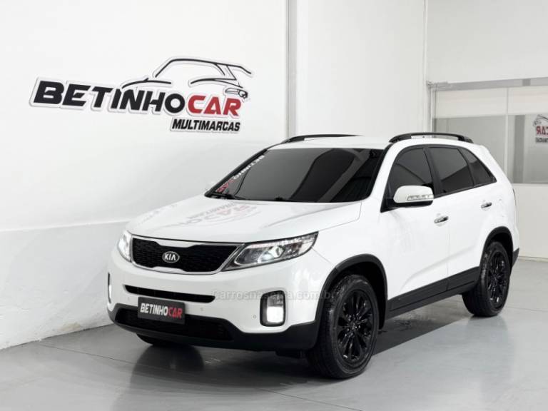 KIA MOTORS - SORENTO - 2013/2014 - Branca - R$ 74.900,00