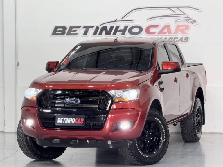 FORD - RANGER - 2018/2019 - Vermelha - R$ 154.900,00