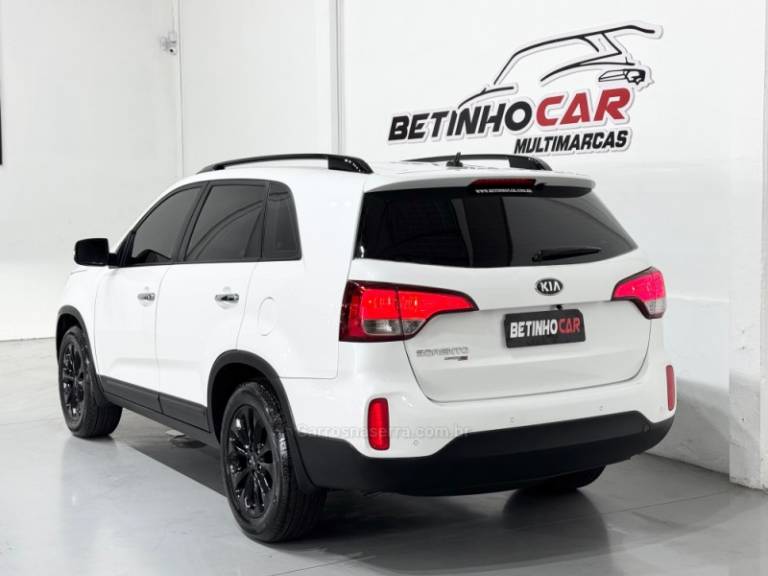 KIA MOTORS - SORENTO - 2013/2014 - Branca - R$ 74.900,00