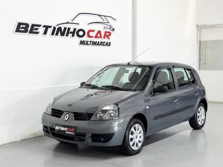 RENAULT - CLIO - 2010/2011 - Cinza - R$ 29.900,00