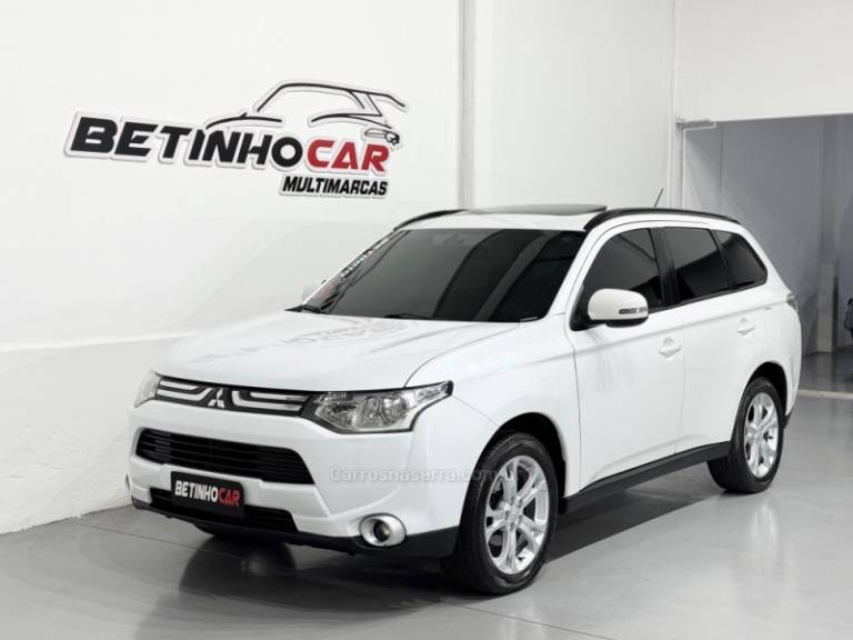 MITSUBISHI - OUTLANDER - 2014/2015 - Branca - R$ 82.900,00