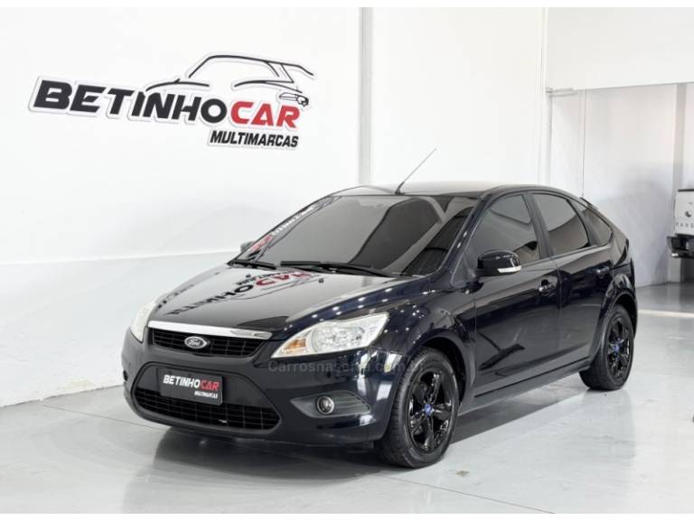 FORD - FOCUS - 2012/2013 - Preta - R$ 47.900,00