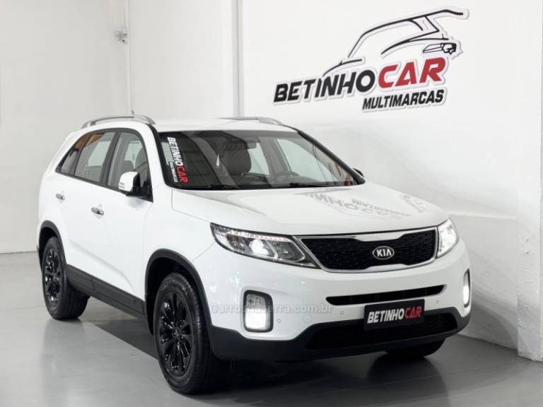 KIA MOTORS - SORENTO - 2014/2015 - Branca - R$ 79.900,00