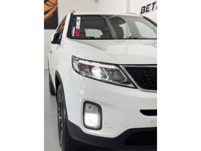 KIA MOTORS - SORENTO - 2014/2015 - Branca - R$ 79.900,00