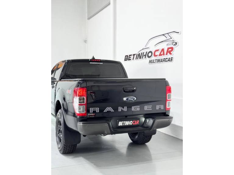 FORD - RANGER - 2021/2022 - Preta - R$ 179.900,00