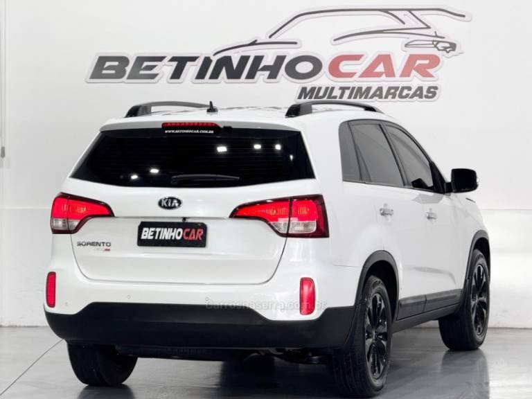 KIA MOTORS - SORENTO - 2013/2014 - Branca - R$ 74.900,00