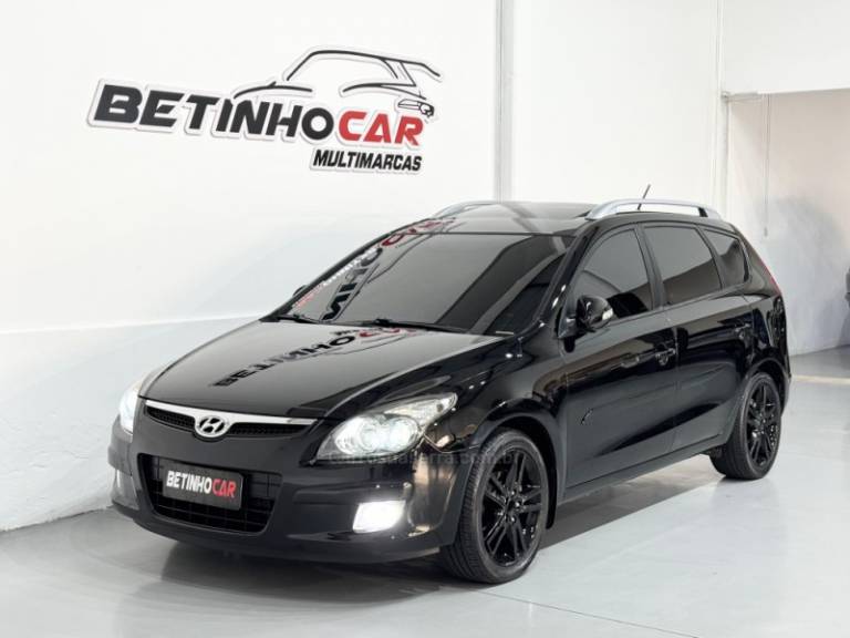 HYUNDAI - I30 CW - 2010/2011 - Preta - R$ 51.900,00