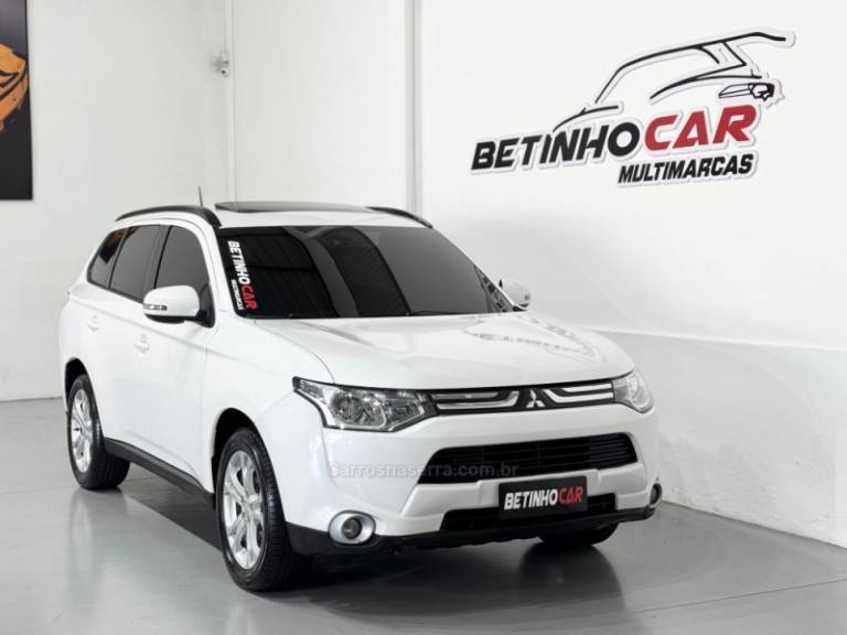 MITSUBISHI - OUTLANDER - 2014/2015 - Branca - R$ 82.900,00