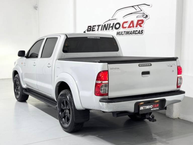 TOYOTA - HILUX - 2012/2013 - Prata - R$ 112.900,00