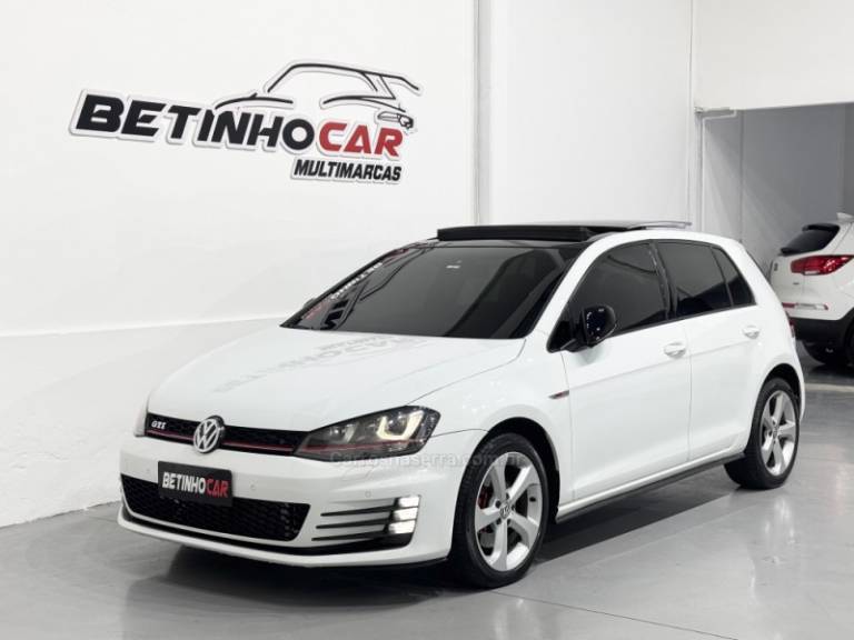 VOLKSWAGEN - GOLF - 2013/2014 - Branca - R$ 138.900,00