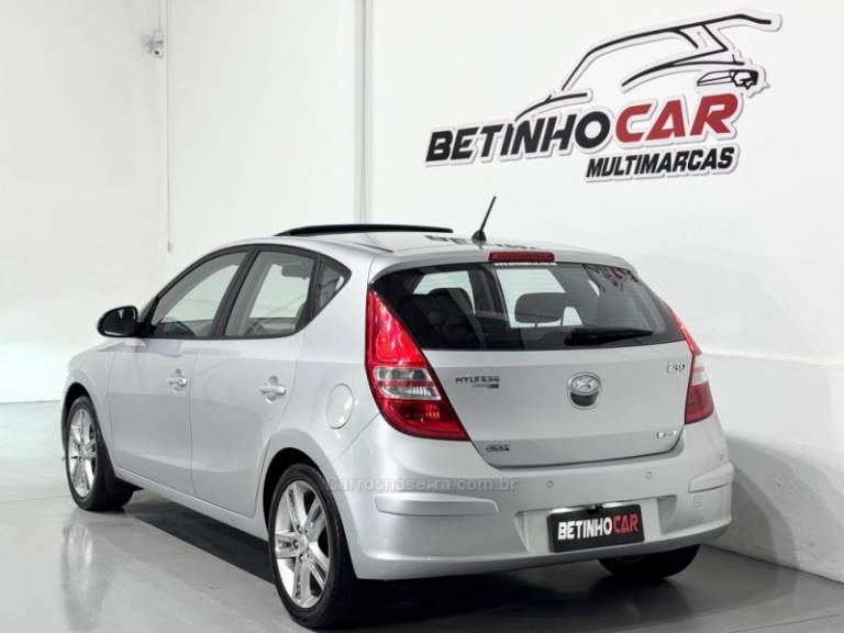 HYUNDAI - I30 - 2010/2011 - Prata - R$ 51.900,00