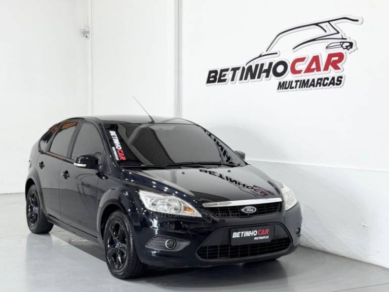 FORD - FOCUS - 2012/2013 - Preta - R$ 47.900,00