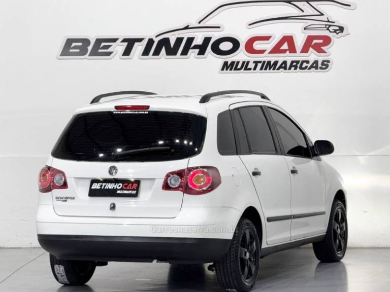 VOLKSWAGEN - SPACEFOX - 2006/2007 - Branca - R$ 35.900,00