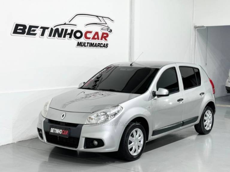 RENAULT - SANDERO - 2012/2013 - Prata - R$ 39.900,00