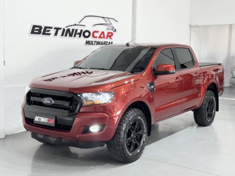 FORD - RANGER - 2018/2019 - Vermelha - R$ 154.900,00