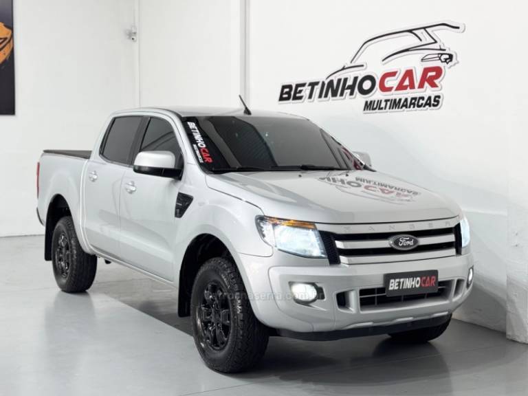 FORD - RANGER - 2013/2014 - Prata - R$ 91.900,00