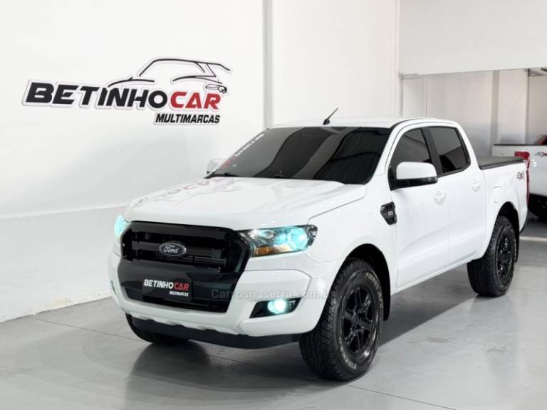 FORD - RANGER - 2016/2017 - Branca - R$ 141.900,00