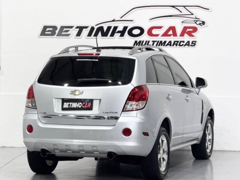 CHEVROLET - CAPTIVA - 2011/2012 - Prata - R$ 53.900,00