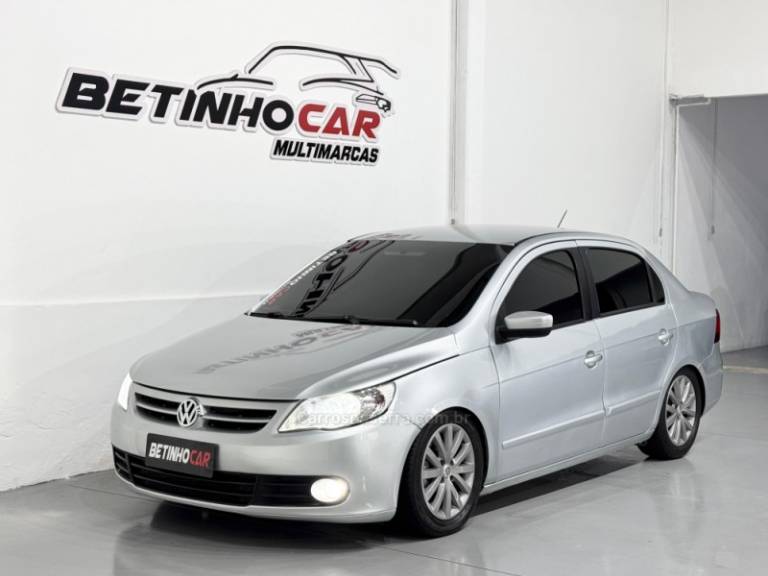 VOLKSWAGEN - VOYAGE - 2011/2012 - Prata - R$ 37.900,00