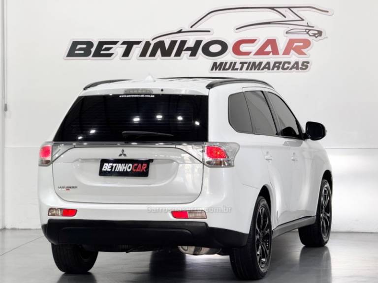 MITSUBISHI - OUTLANDER - 2014/2015 - Branca - R$ 82.900,00