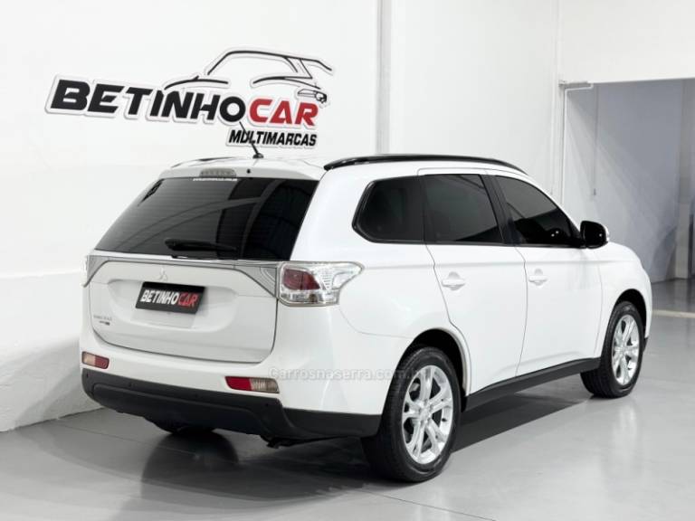 MITSUBISHI - OUTLANDER - 2014/2015 - Branca - R$ 82.900,00