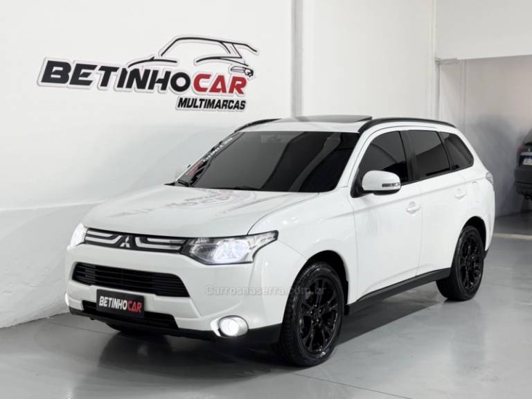 MITSUBISHI - OUTLANDER - 2014/2015 - Branca - R$ 82.900,00