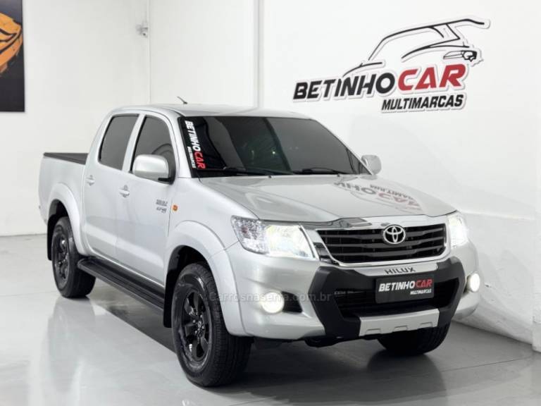 TOYOTA - HILUX - 2012/2013 - Prata - R$ 112.900,00