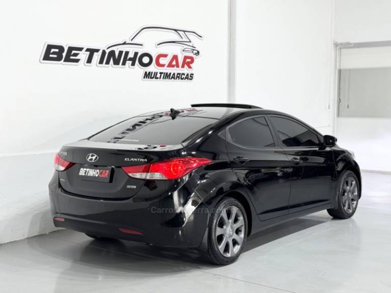 HYUNDAI - ELANTRA - 2012/2013 - Preta - R$ 71.900,00