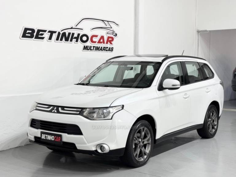 MITSUBISHI - OUTLANDER - 2014/2015 - Branca - R$ 82.900,00