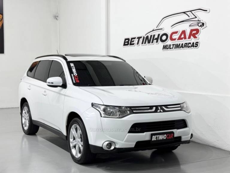 MITSUBISHI - OUTLANDER - 2014/2015 - Branca - R$ 82.900,00