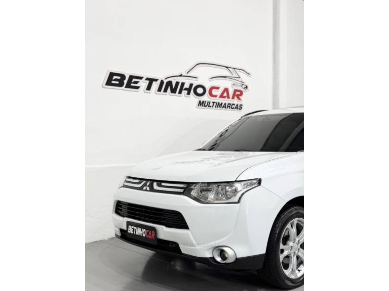 MITSUBISHI - OUTLANDER - 2014/2015 - Branca - R$ 82.900,00