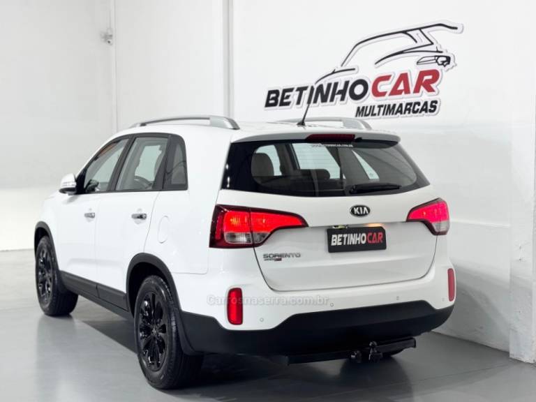 KIA MOTORS - SORENTO - 2014/2015 - Branca - R$ 79.900,00